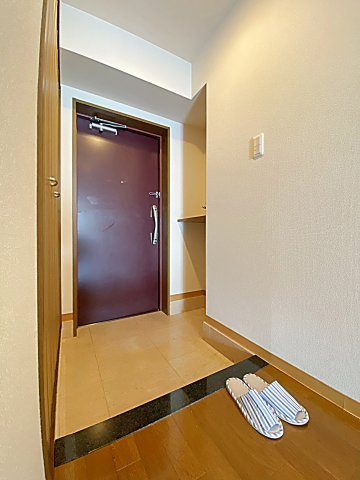 リアン東山の玄関|同間取り別部屋の画像です