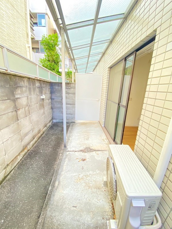 ジュネス本山のバルコニー