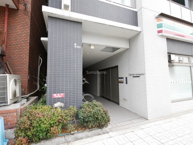 アプライズ西長堀のエントランス