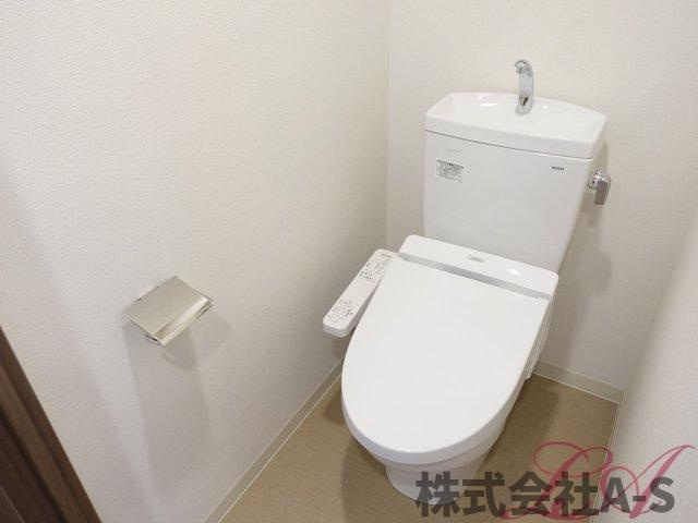プレサンス丸の内フォートのトイレ|同間取り画像使用
実際のお部屋と色などが異なる場合がございます。