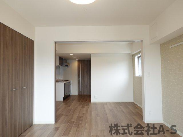 プレサンス丸の内フォートの居間・リビング|同間取り画像使用
実際のお部屋と色などが異なる場合がございます。