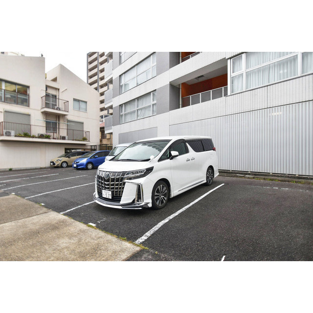 LaSante葵の駐車場|駐車場があるので、車を買う予定の方も安心です