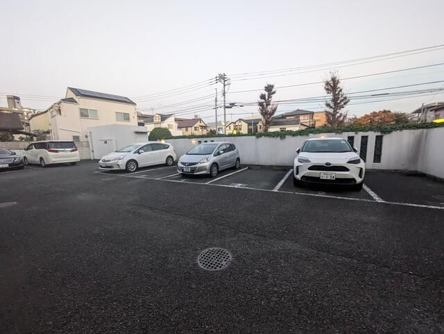 ル・パティオ瀬田の駐車場