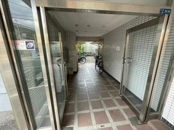 リバーサイド西淀川のエントランス|ゆとりのあるエントランスです