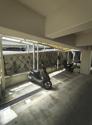 六甲ヒルズ篠原台の駐車場