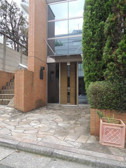 フォレスト千駄ヶ谷のエントランス