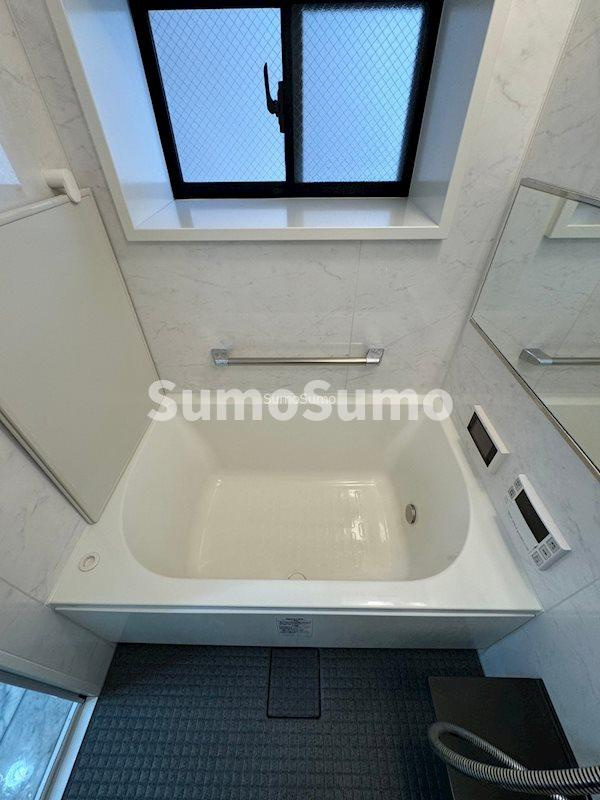 リーガル靱本町の洗面所|明るい洗面所です