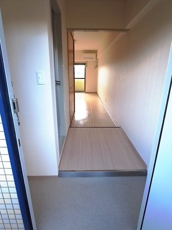 夙川ハイムの玄関