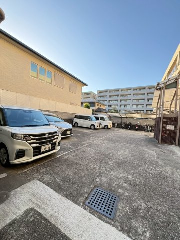 パラツィーナ二見の駐車場