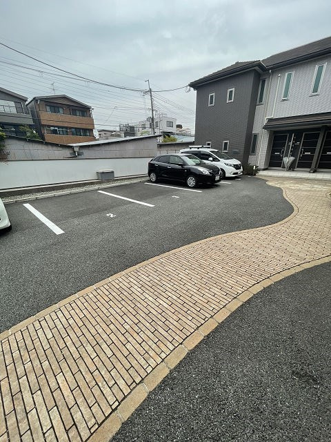 ディアコート稲葉荘Ｂ棟の駐車場