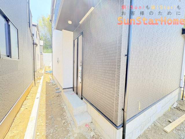 【サンスターホーム】青梅市長淵1丁目　新築10号棟の玄関