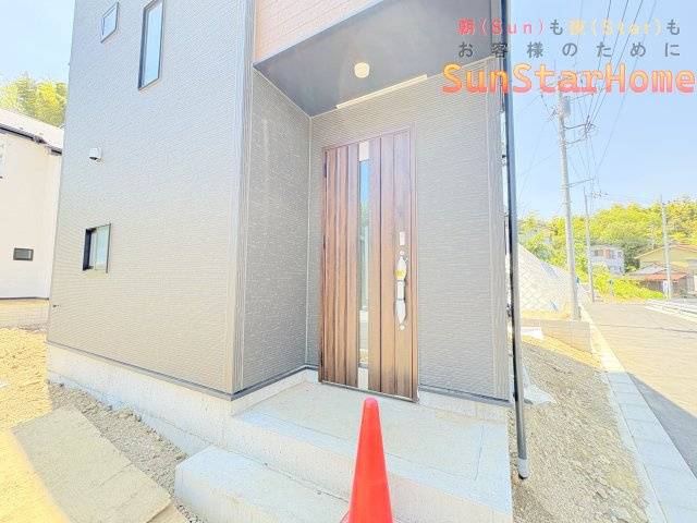 【サンスターホーム】青梅市長淵1丁目　新築9号棟の玄関