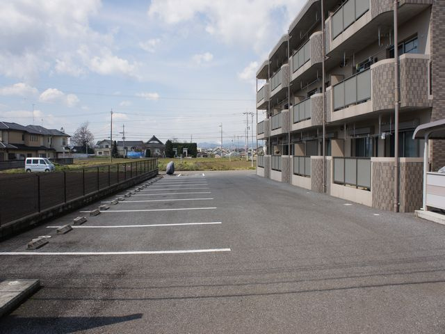 【駐車場】 | Y&Mラ・フォーレ栄町C棟 | 駐車場2台可能です♪