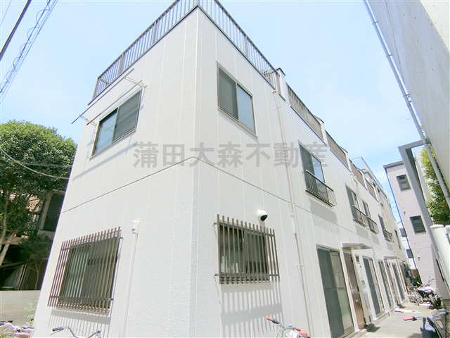 第3Kフラットの外観|1992年6月築　重量鉄骨造地上3階建て
東京都大田区西蒲田3丁目　JR京浜東北線蒲田駅徒歩12分、東急池上線蓮沼駅徒歩6分