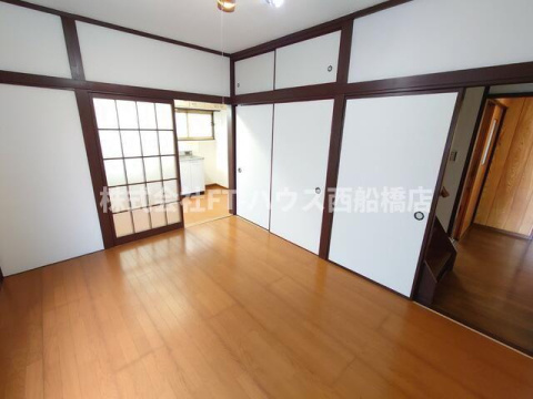 市川市大野町２丁目戸建の居間・リビング