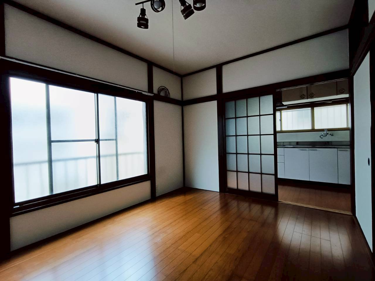 市川市大野町２丁目戸建の居間・リビング