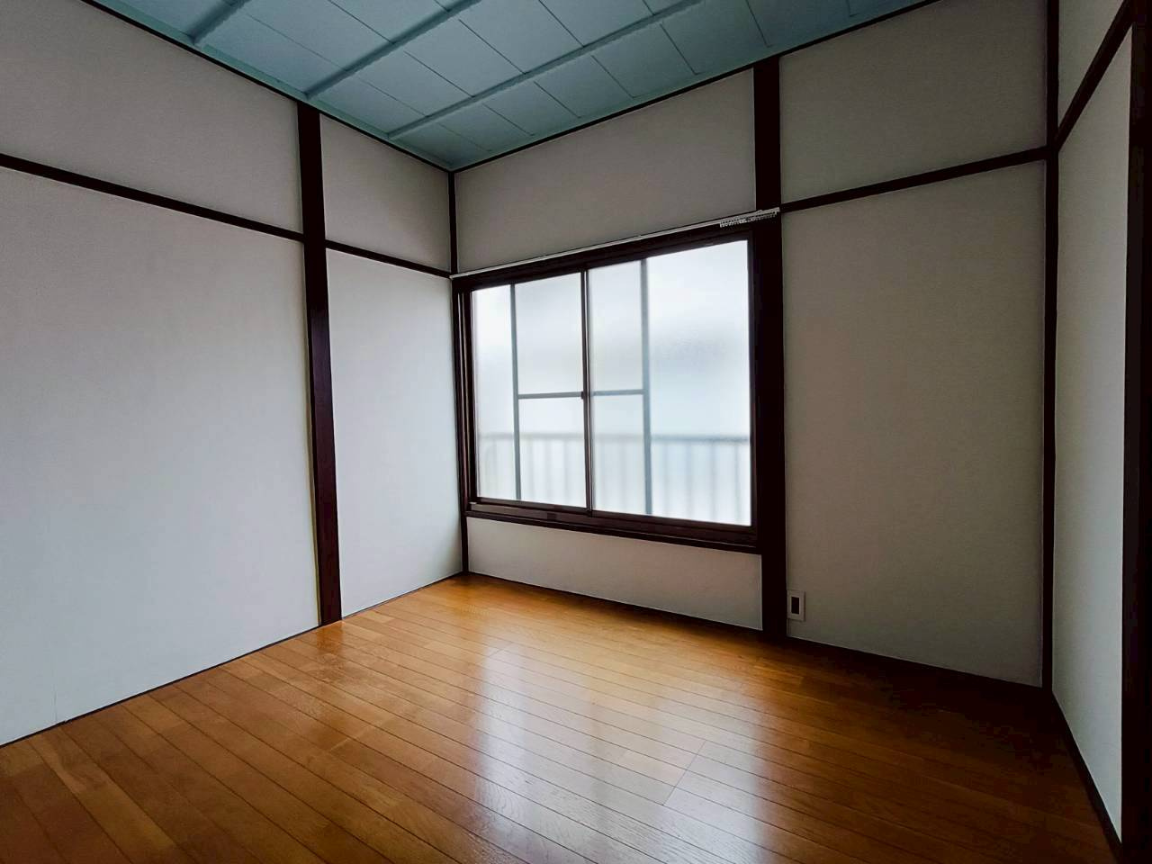 市川市大野町２丁目戸建の居間・リビング