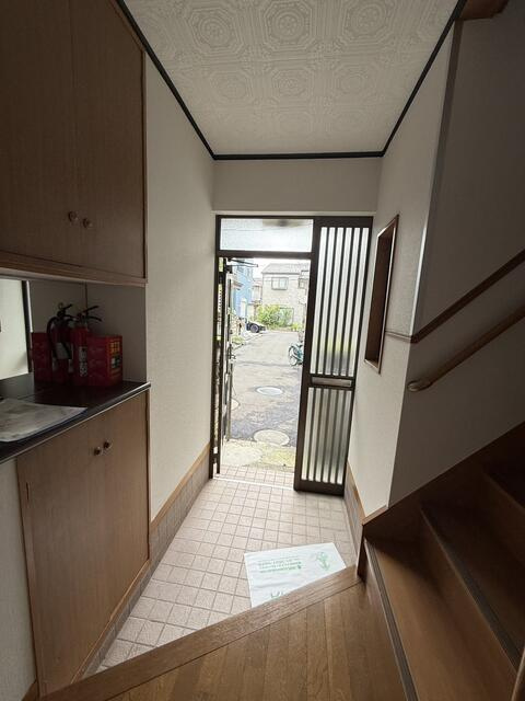 江戸川区南小岩４丁目戸建の玄関