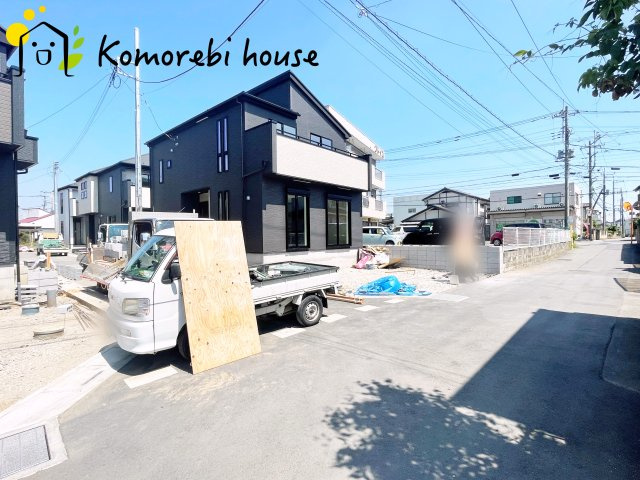 上尾市平方　3期　新築一戸建て　グラファーレ　01の前面道路含む現地写真|8/18撮影