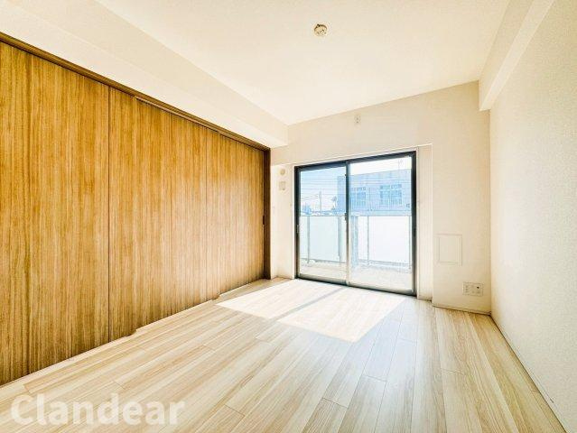ミルーナヒルズ西新井の洋室|ドキドキの新生活も、安心してスタート。ぴったりの住まいを見つけませんか？クランディアが一緒に住まい選びをサポートします‼　まずは、お気軽にお問合せください　＃クランディア
