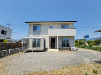 【外観】 | 山梨市上栗原 平成25年築中古戸建 リフォ済 敷地128坪 | 随時ご見学可能です。お気軽にお問合せください。