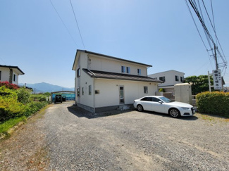 【外観】 | 山梨市上栗原 平成25年築中古戸建 リフォ済 敷地128坪 | 128坪の広々敷地を是非ご見学にいらしてください。