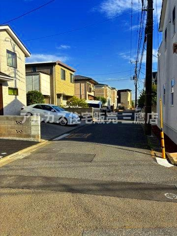 府中市小柳町1丁目 京王線 多磨霊園駅 新築戸建の前面道路含む現地写真
