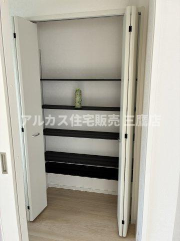 府中市小柳町1丁目 京王線 多磨霊園駅 新築戸建の収納