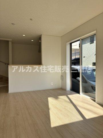 府中市小柳町1丁目 京王線 多磨霊園駅 新築戸建の居間・リビング