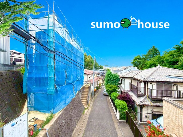 横浜市神奈川区三ツ沢東町の前面道路含む現地写真|前面道路含む現地写真です
