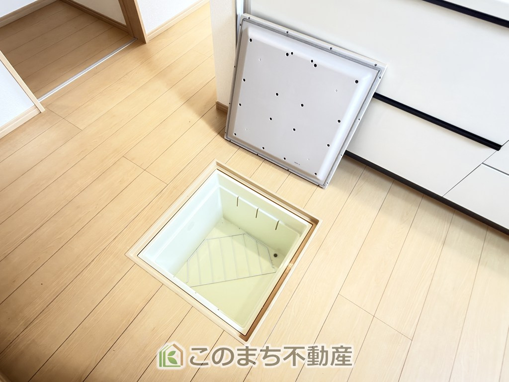 ハートフルタウン宇都宮市戸祭2丁目99番の収納|床下収納は意外と容量があり、日常のストックにも大活躍です♪