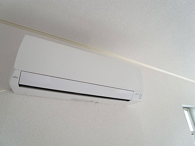 メゾネット名倉の設備|リビングにはエアコン付き