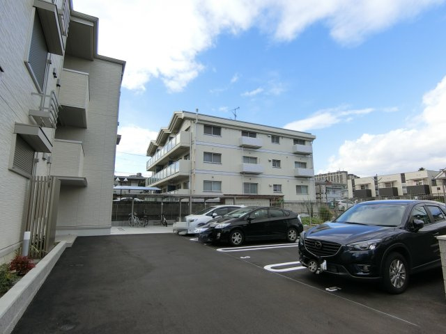 セジュールミヤケの駐車場