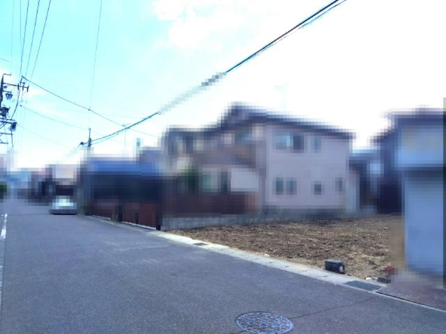 ６６７９９　岐阜市長良葵町1丁目土地の前面道路含む現地写真