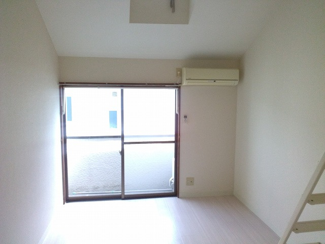 ルミエールミタの居間・リビング|南向きのお部屋です