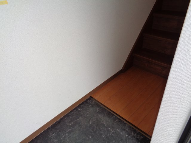 ハッピーロードAの玄関