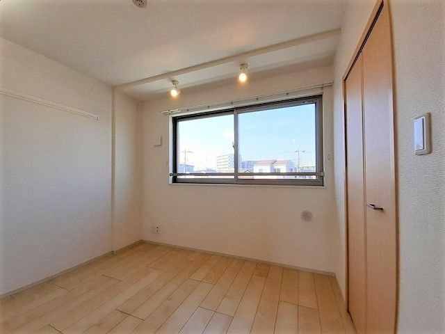 藤沢市高倉の賃貸マンションの寝室