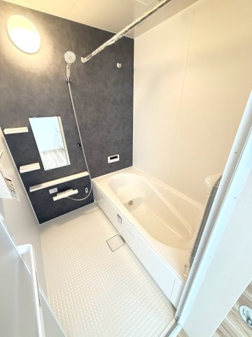 【新築戸建】札幌市白石区北郷3条14丁目2棟の浴室|追焚機能・浴室乾燥機能完備しています。