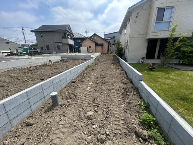 新築　前橋市稲荷新田町第3　クレイドルガーデン　1号棟の駐車場|現地写真　駐車スペースは縦列駐車になりますが、2台分可能です！
