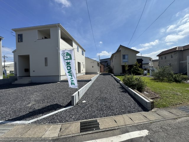 新築　前橋市稲荷新田町第3　クレイドルガーデン　1号棟の駐車場|現地写真　駐車スペースは縦列駐車になりますが、2台分可能です！
