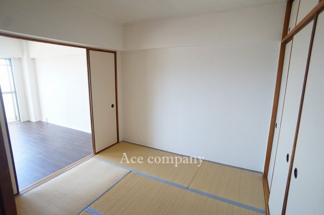 【寝室】 | メガロコープ平野1号棟 | 【和室4.5帖】令和6年に畳表替え・襖張替え済みです☆