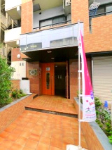 【エントランス】 | ベルメゾンシラトリ