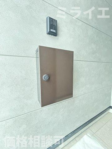 【新築戸建】札幌市白石区北郷3条14丁目2棟の設備|郵便受け
同仕様物件