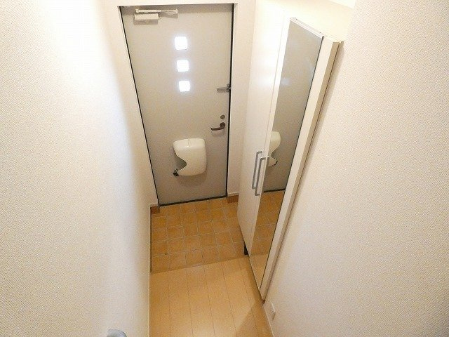 シェルト　ストーリアⅡの玄関|明るい玄関です
