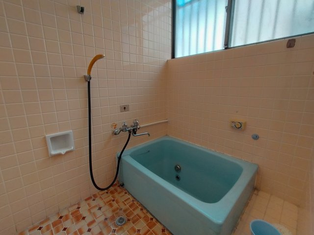 愛宕町戸建の浴室