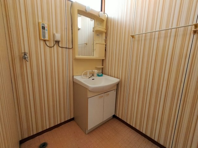 愛宕町戸建の独立洗面台