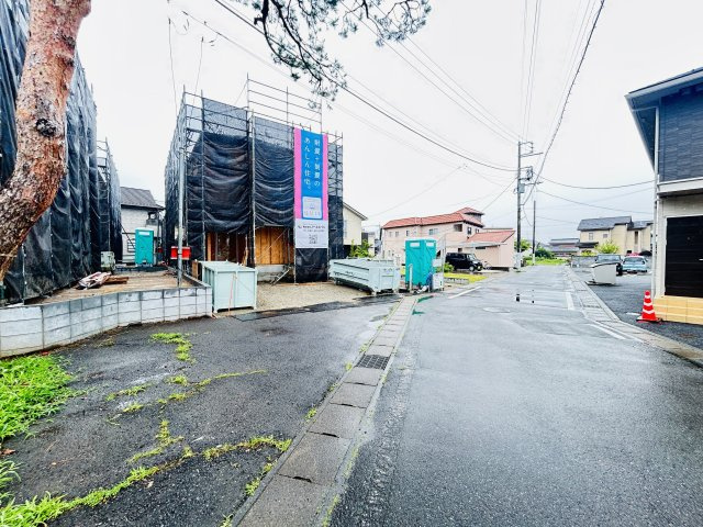 新築　前橋市稲荷新田町第3　クレイドルガーデン　2号棟の前面道路含む現地写真|現地写真　西側接道幅員約5ｍ