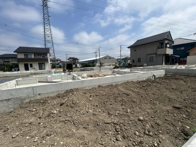 新築　前橋市稲荷新田町第3　クレイドルガーデン　2号棟の駐車場|現地写真　駐車スペースは並列2台分可能です！

