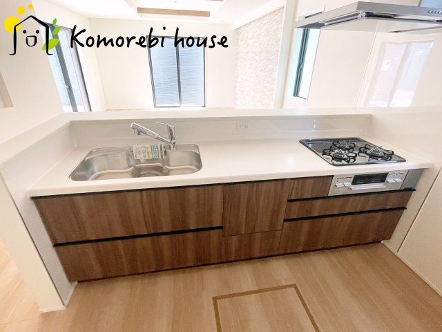 上尾市平方　3期　新築一戸建て　グラファーレ　04のキッチン|26.8.7　撮影済み