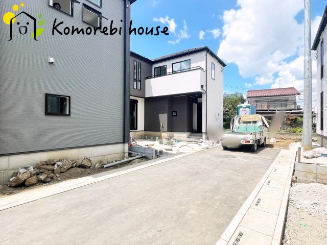 上尾市平方　3期　新築一戸建て　グラファーレ　04の前面道路含む現地写真|26.8.7　撮影済み